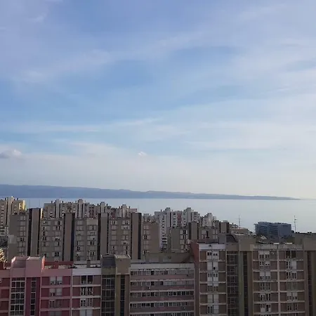 Apartment Leilani -stunning View Near The Center!